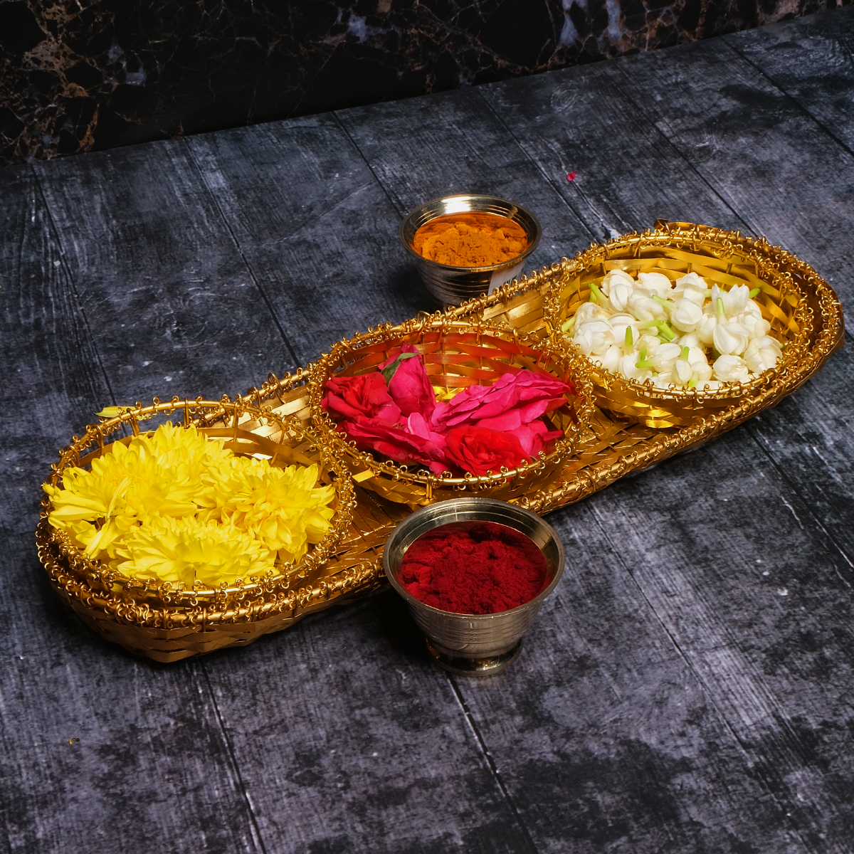 Designer Tray with 3 Round Small Baskets