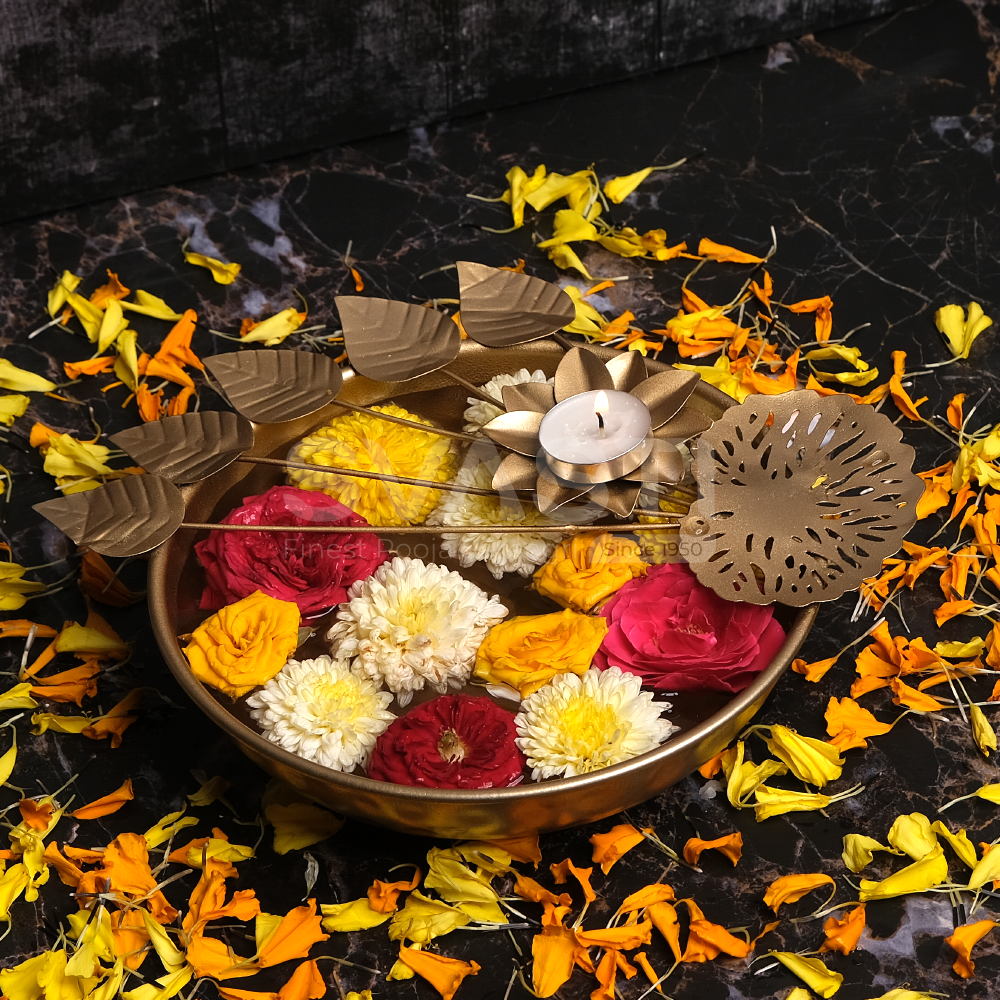 Intricate Metalwork Hammer Style Urli