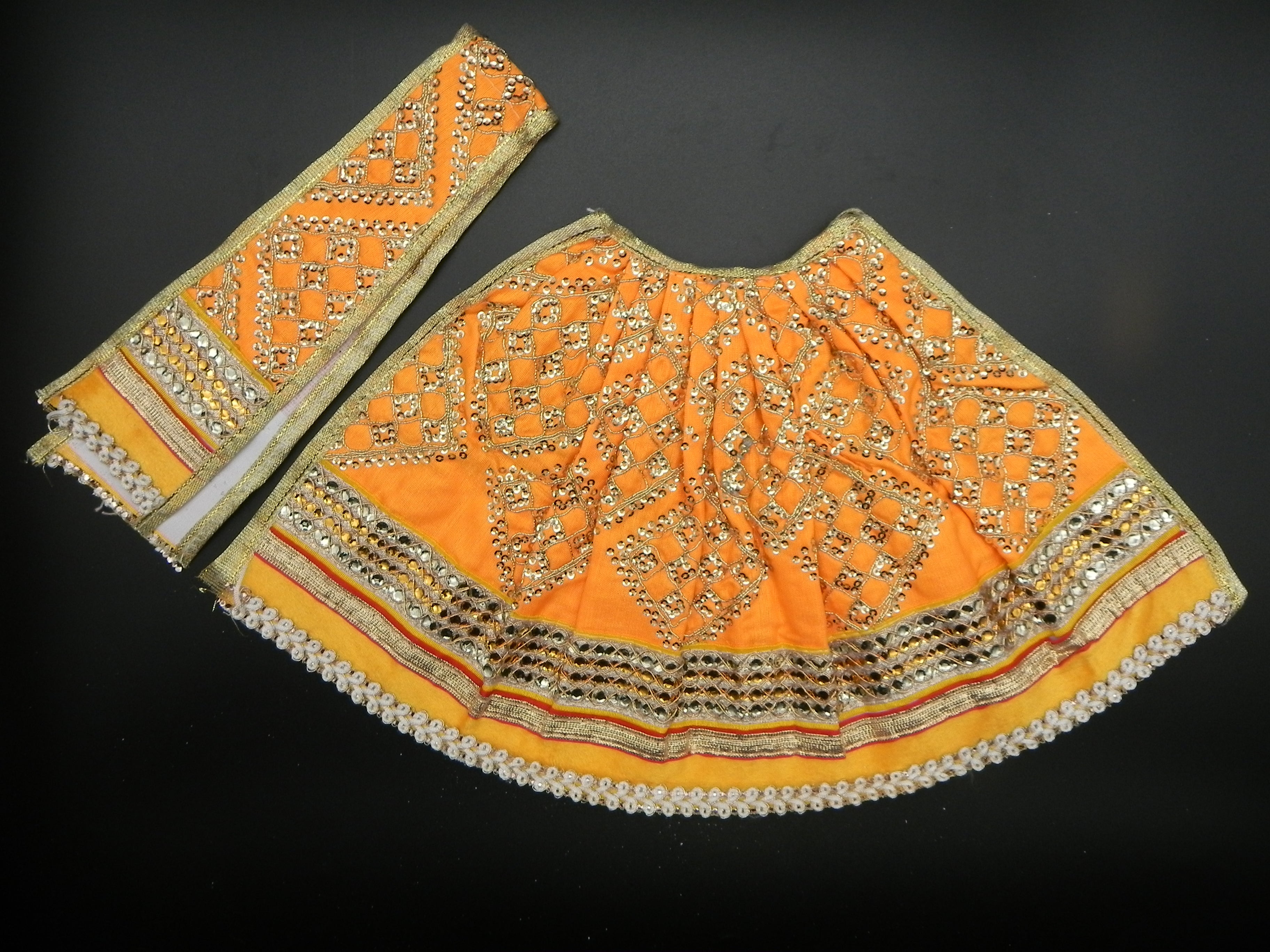 Diamond Fan Design ﻿Lehenga and Patka Set Height-8 inch