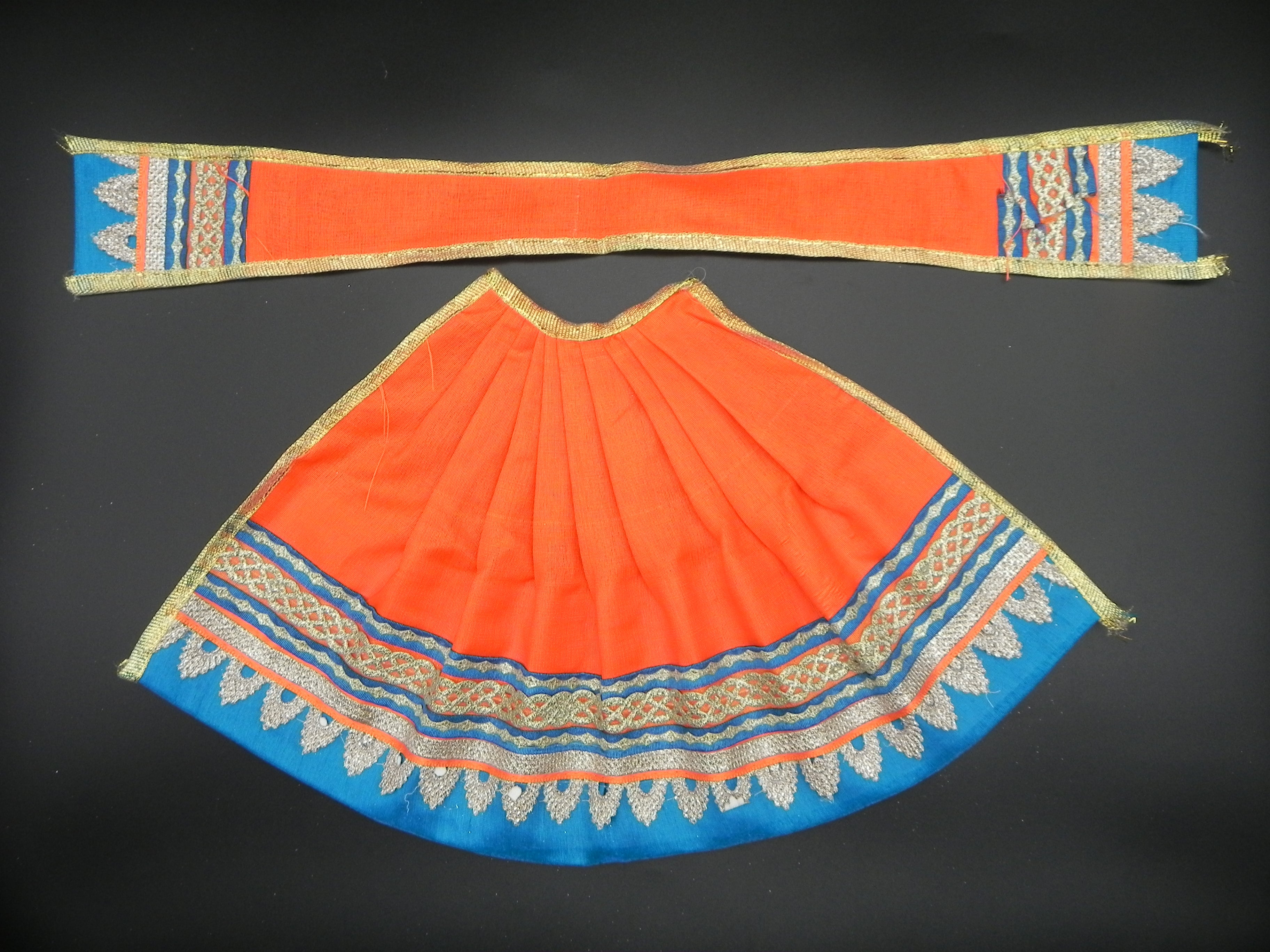 ﻿Lehanga and Patka Set with Umbrella Border Height-8 inch