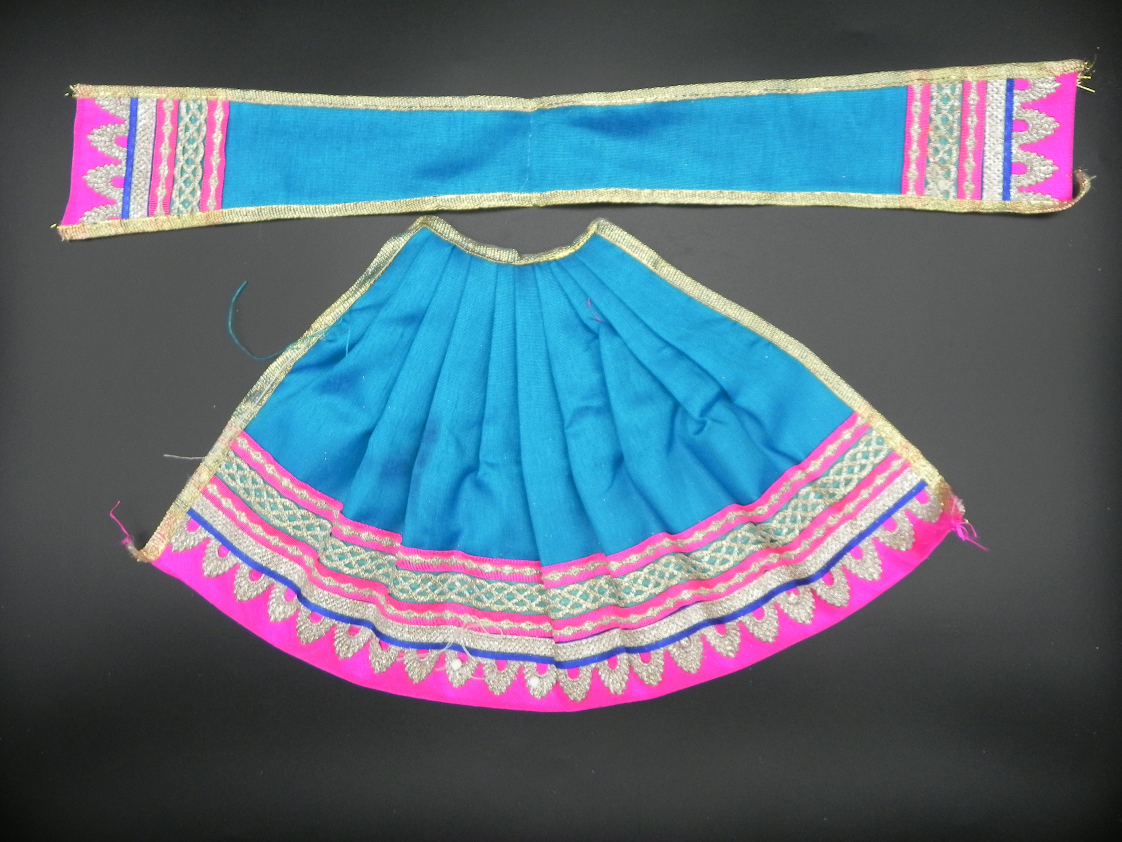 ﻿Lehanga and Patka Set with Umbrella Border Height-8 inch