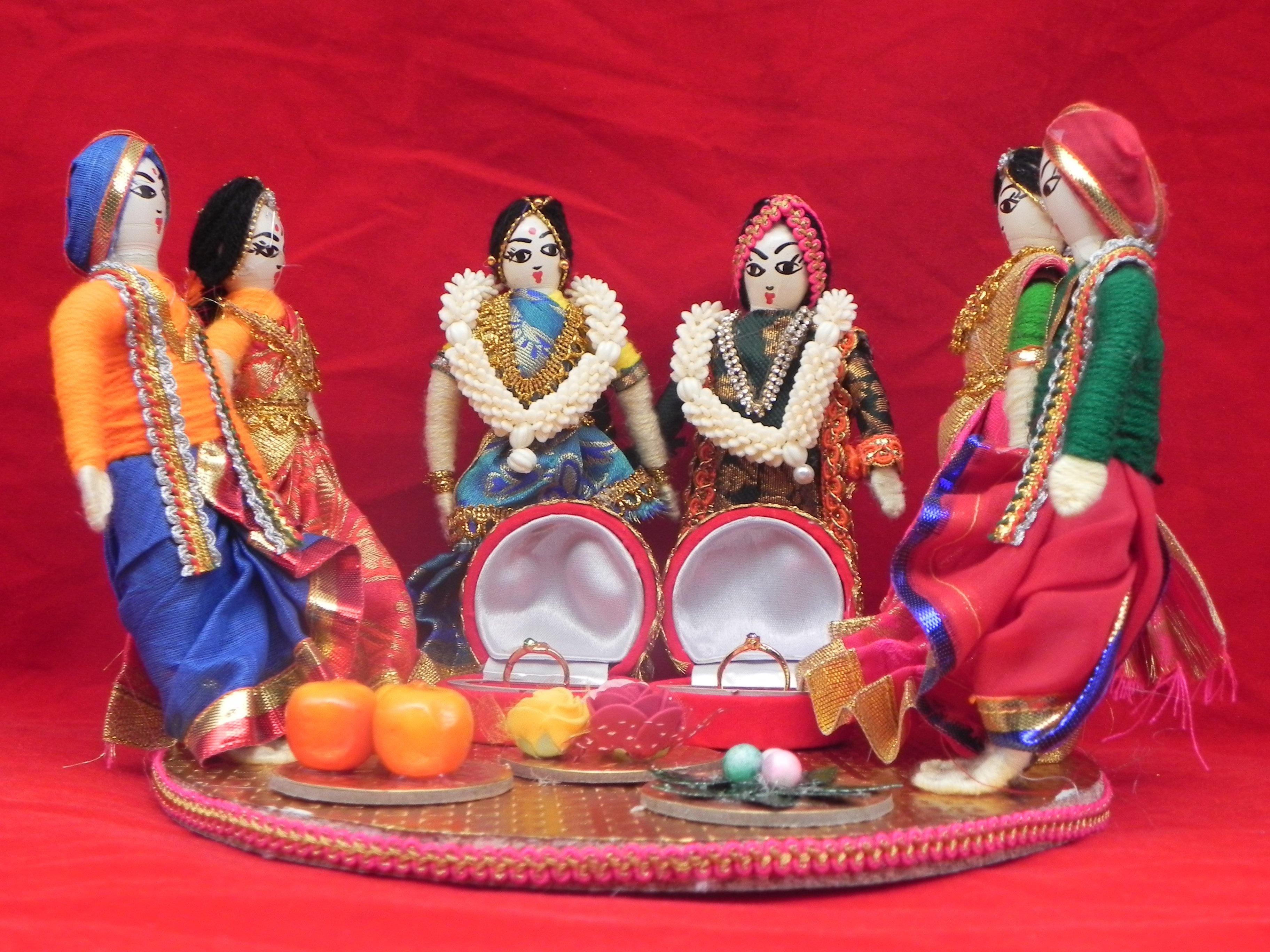 Engagement Wire Dolls Set