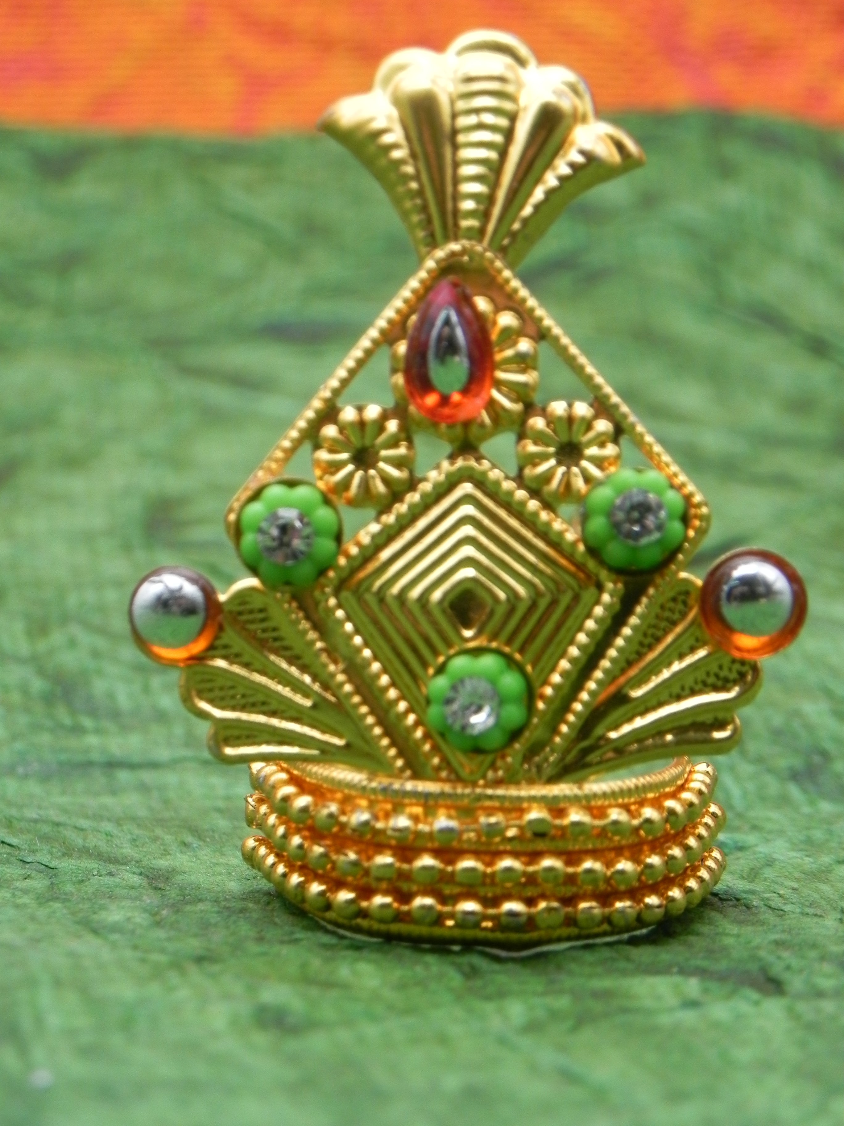 Mukut with Stone [Height - 2 inch]